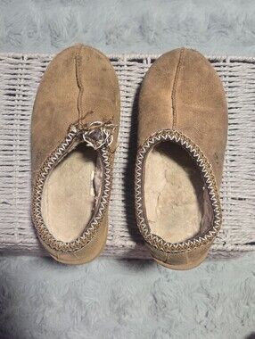 Women's Brown Suede Cozy Slip-On WW Used Slippers